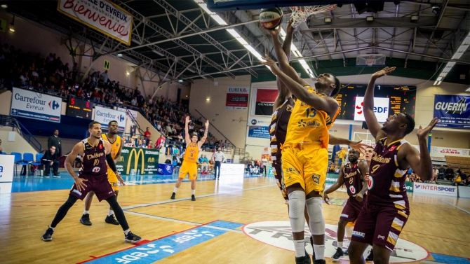 LC 1/4 A : ALM Evreux 73 - 82 Orléans  