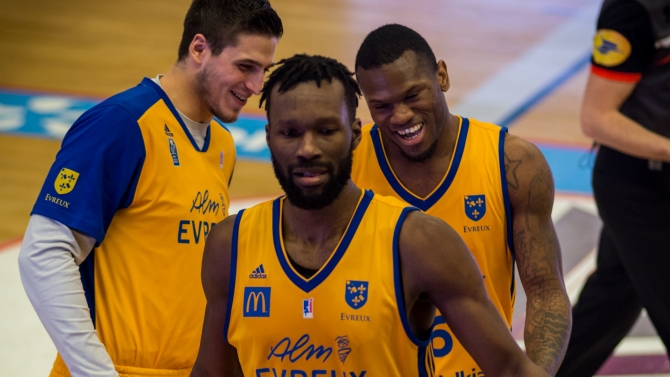 J22 : ALM Evreux 93 - 82 Fos Provence