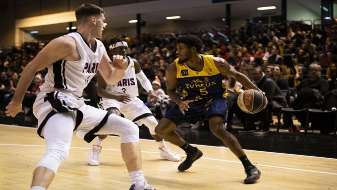 J12 : Paris 82 - 64 Evreux