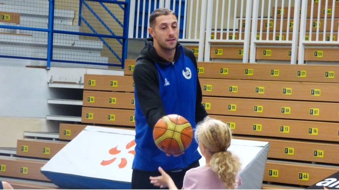 Sance avec les pros pour lEAC Basket