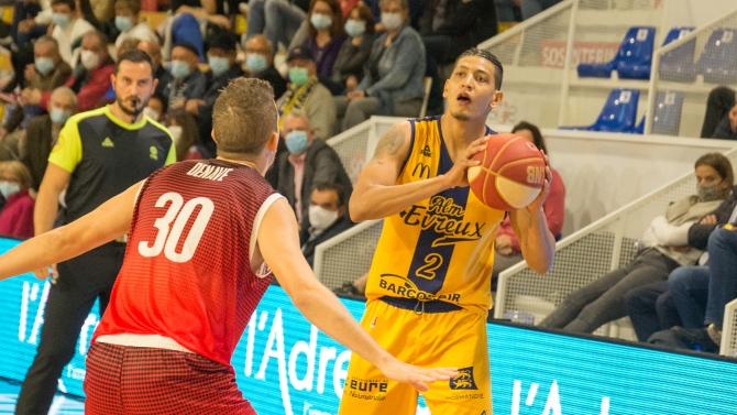 PRO B J1 : EVREUX 95-105 VICHY-CLERMONT