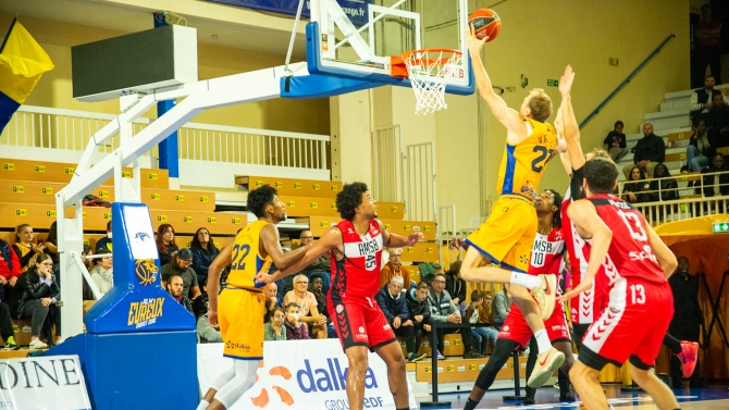 PRO B : EVREUX 92- 98 AIX-MAURIENNE